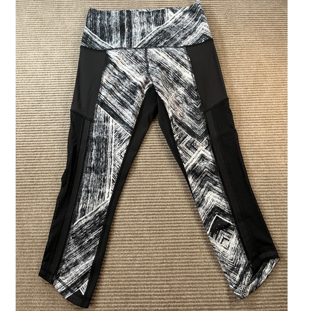 Lululemon Black White Brushstroke Mesh Crop Leggings Pockets Size 6